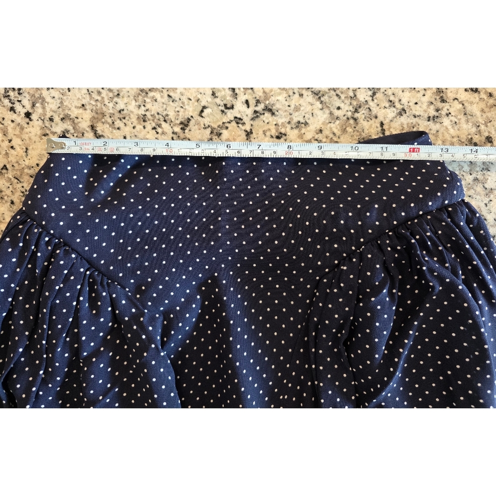 Reformation Gwen Skirt In Button, Size 0 - Picture 4 of 4